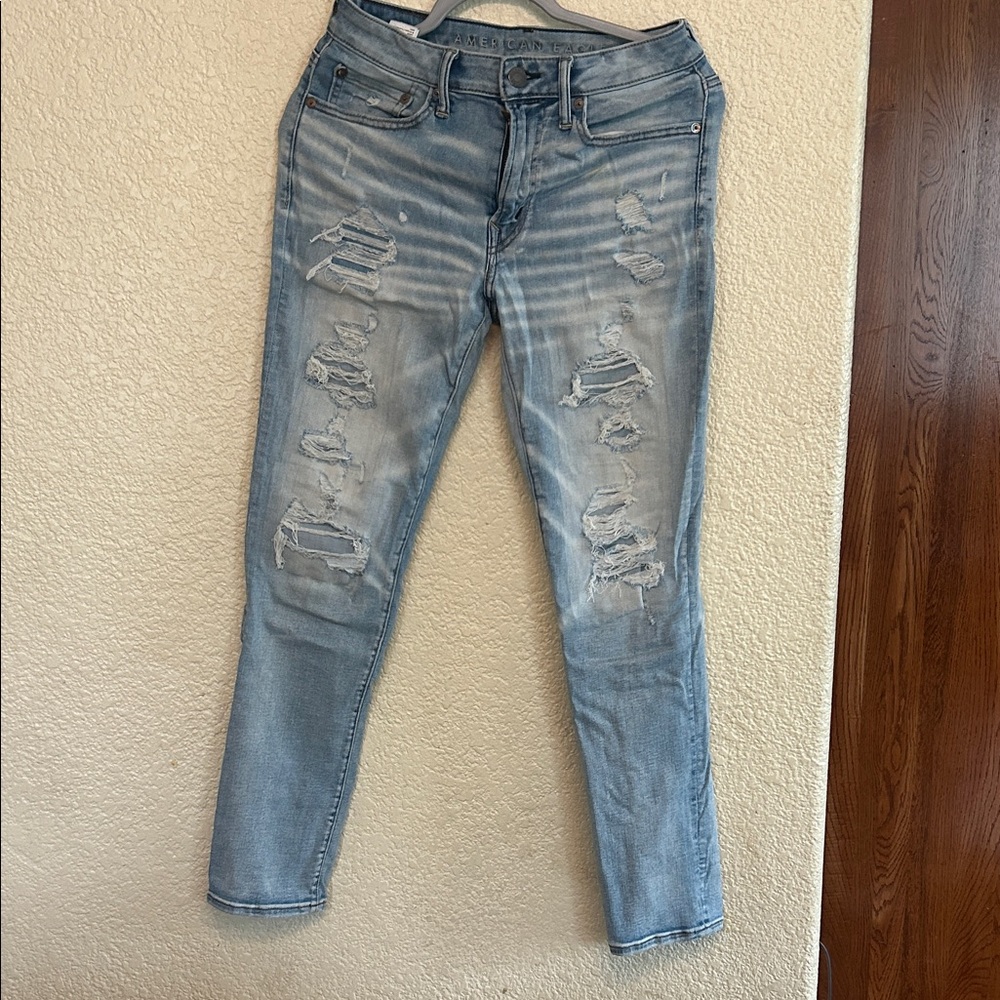 American Eagle Outfitters Light Blue Distressed Skinny Jeans